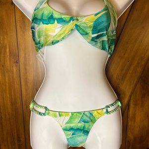 BlueMan Rio. Size small, green & white